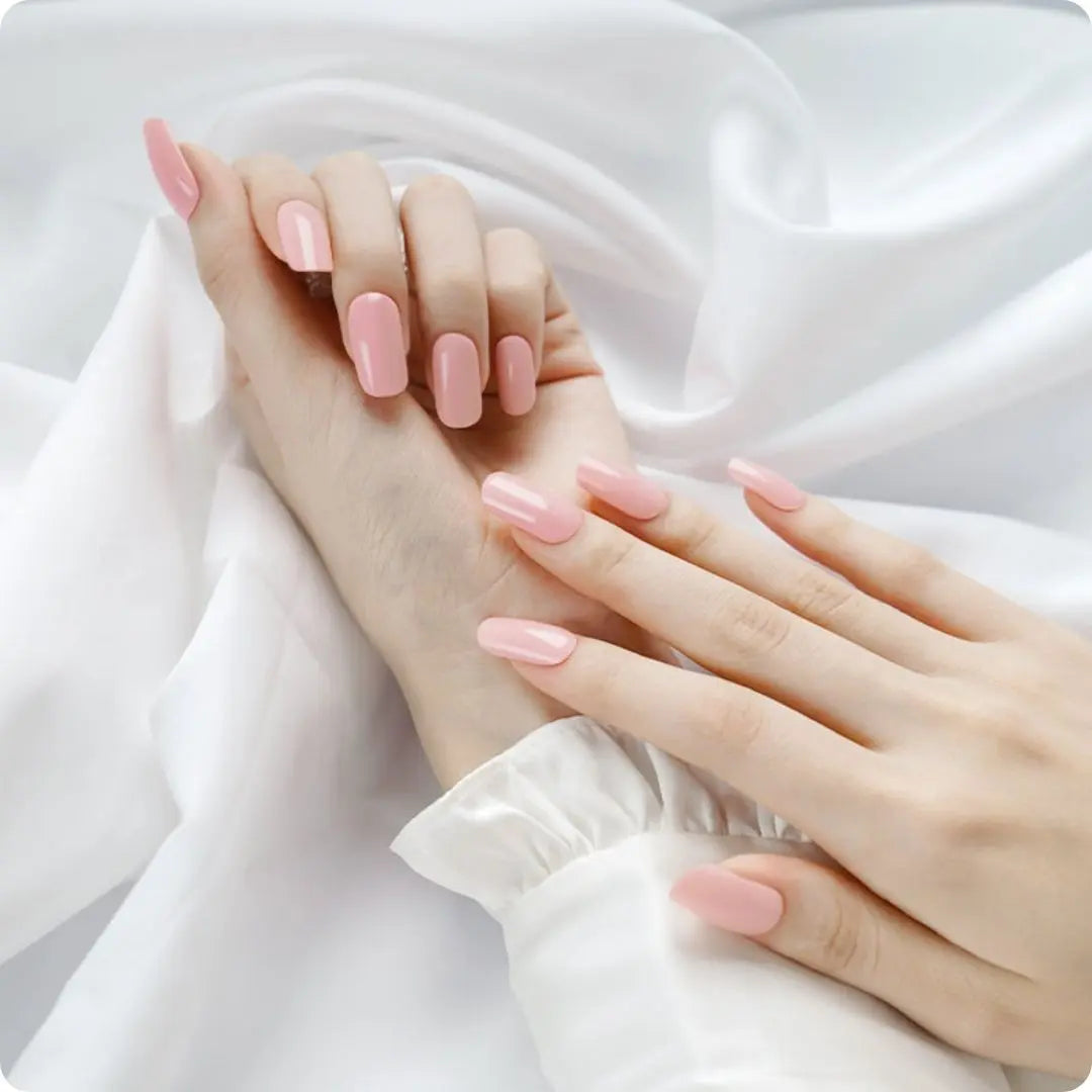 Jeu de bandes d’ongles gel rose pâle, ongles ovales mi-longs, brillance
