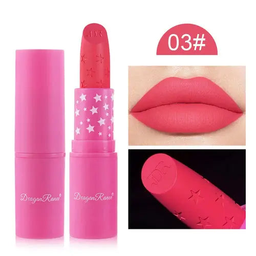 Pink Lucky wasserfeste matte Lippenstiftfarbe 03# – Lippen Swatch & Lipstick-Tube