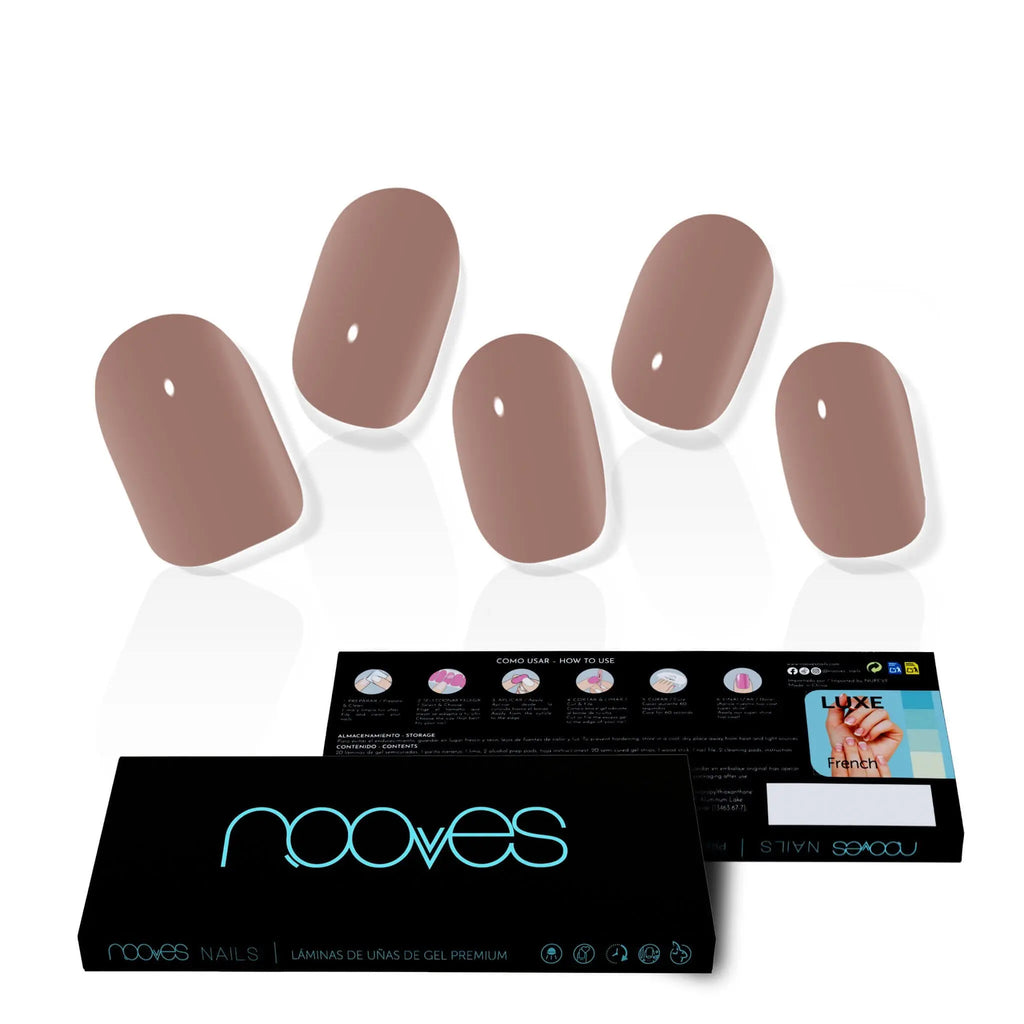 Tiras de uñas en color terracota nude con uñas completas y set de NOOVES
