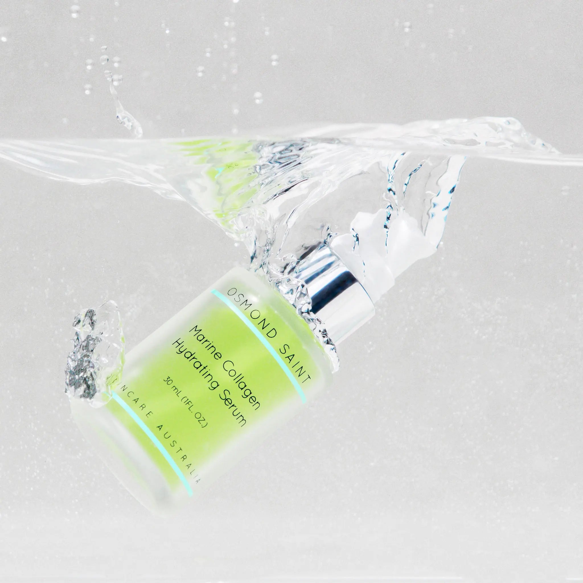 Marine Collagen Hydrating Serum 30 ml, pumpfles met waterdruppels en etikettenschrift